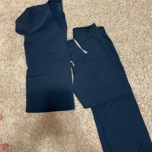 Dark harbor figs medium casma top and medium Livingston bottoms